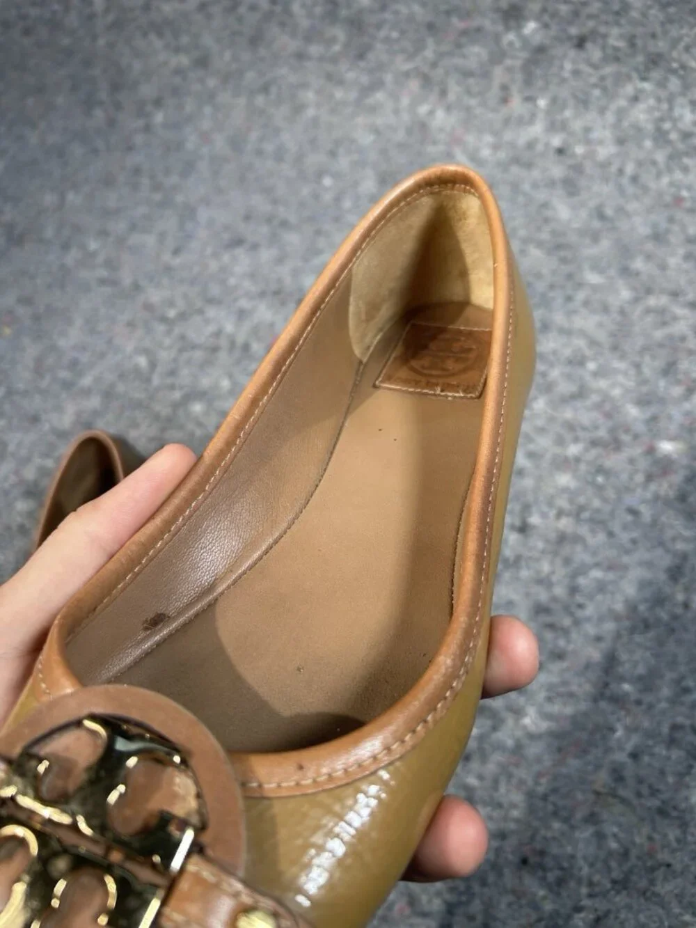 Tory Burch Reva Ballet Flats Camel Patent Leather Gold Logo Women’s Size 8.5M